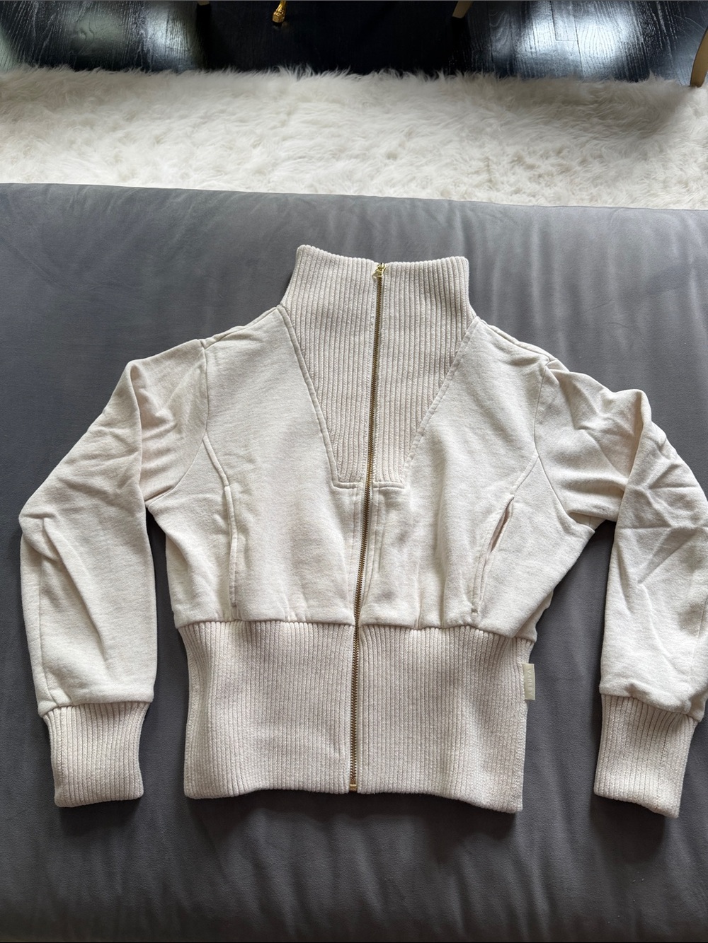 Varley Cream Full-Zip Ribbed Mock Neck Sweatshirt